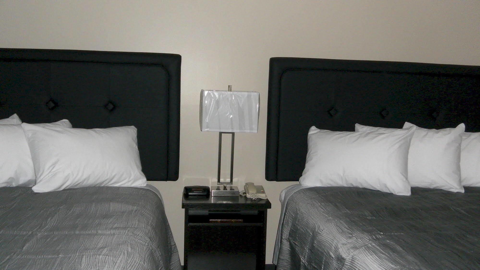 Stampeder Inn Ponoka Ngoại thất bức ảnh