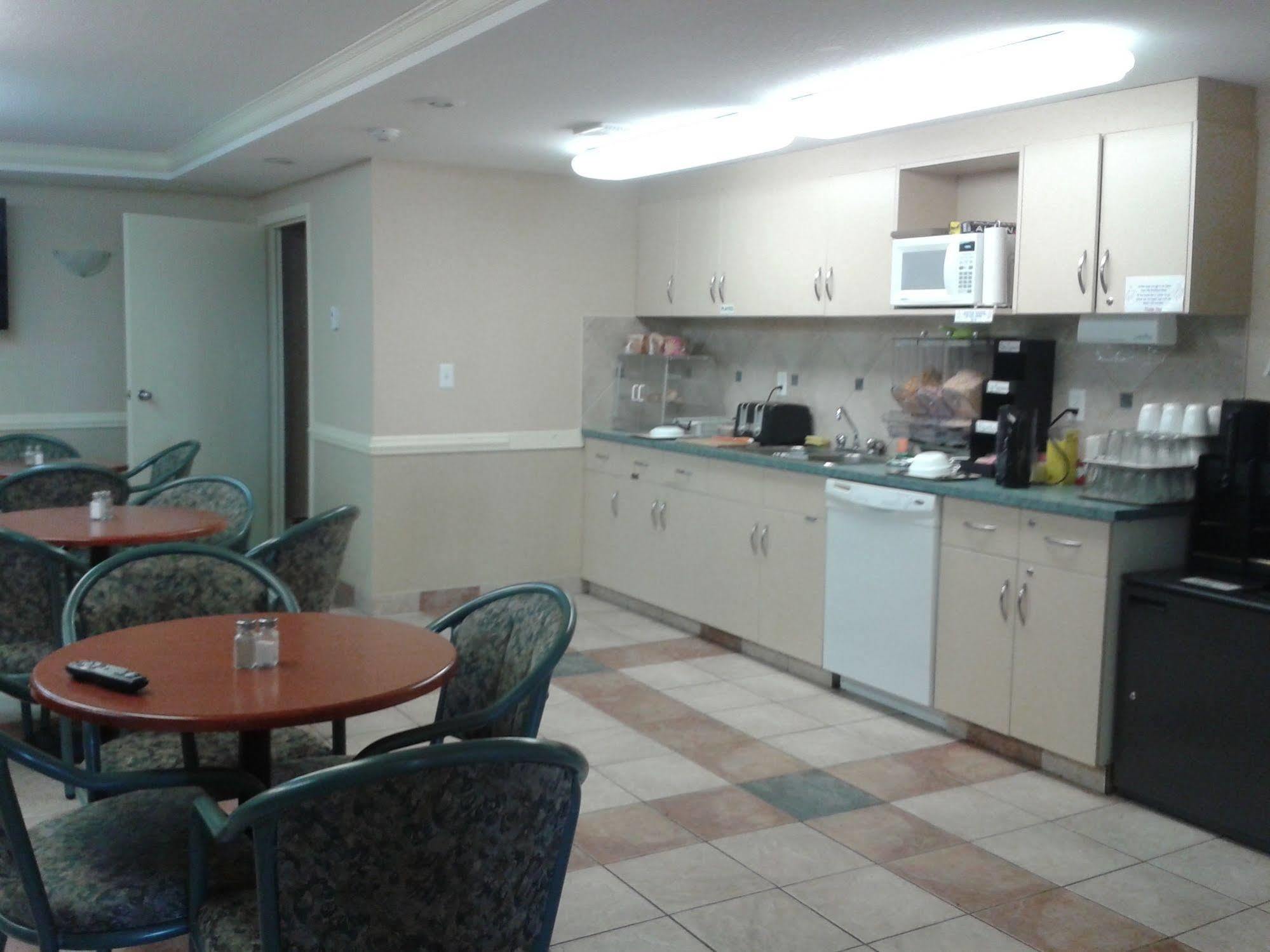 Stampeder Inn Ponoka Ngoại thất bức ảnh